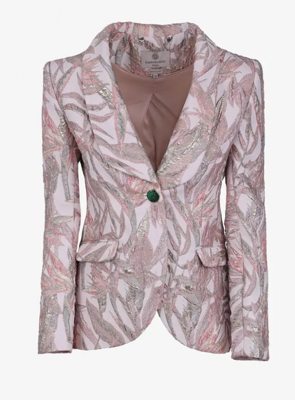 Jas blazer dengan motif brokat